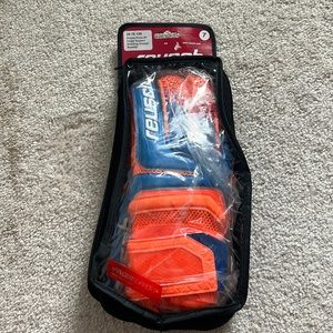 Goalkeeper gloves